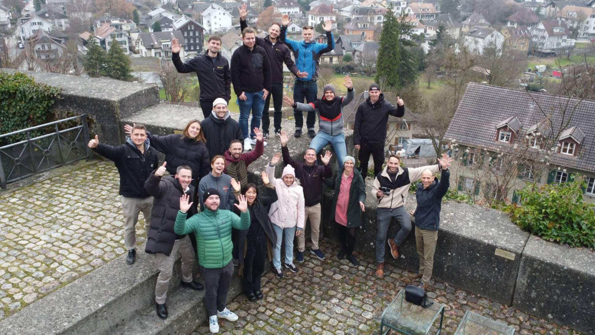 Gruppenfoto von den Mitarbeitenden von Solarify bei einem Team-Anlass in Burgdorf