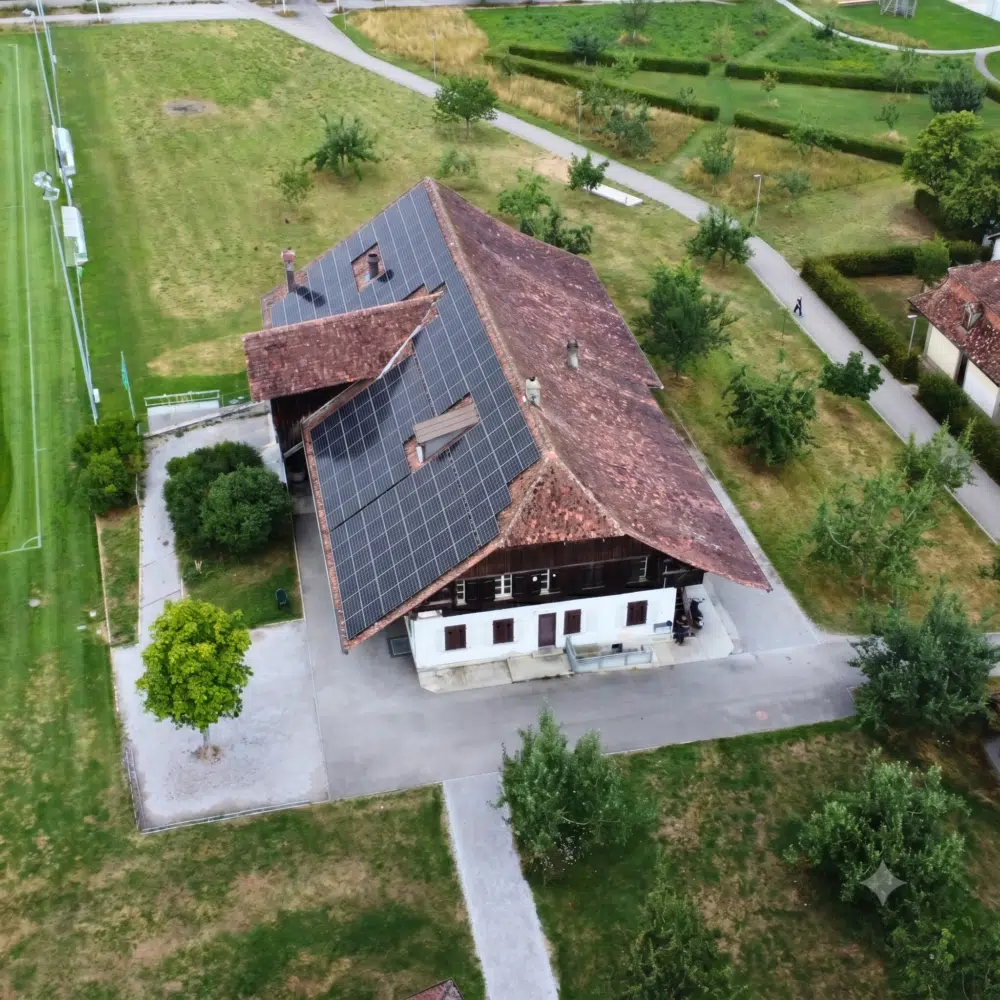 Panneau solaire sur Brünnenhof de la Fondation B